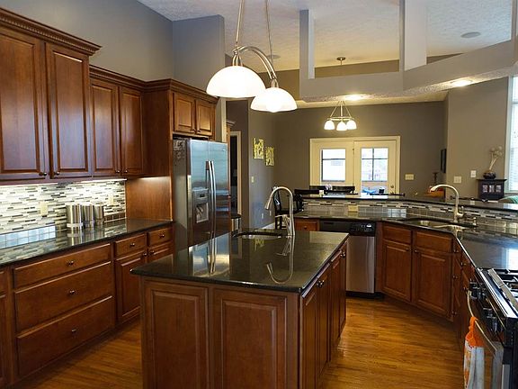 4th image of 839 N Admirals Pointe Dr