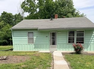 631 E Thomas St, Marshall, MO 65340