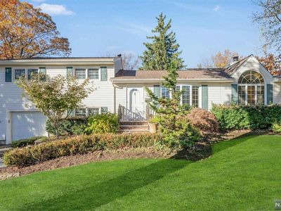 37 Roandis Ct, Ramsey, NJ, 07446