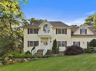 36 Lindy Dr, Carmel, NY 10512