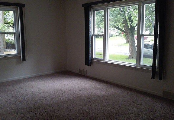 5th image of 323 S Center Ave