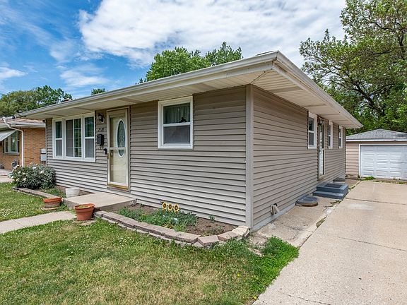 3rd image of 2528 Lucia Ave