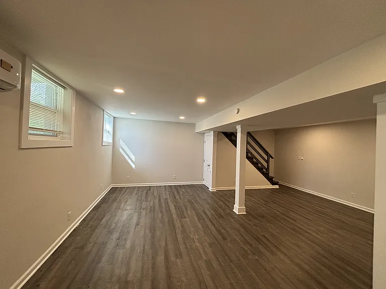 2718 Oakwood Ave — Photo 7
