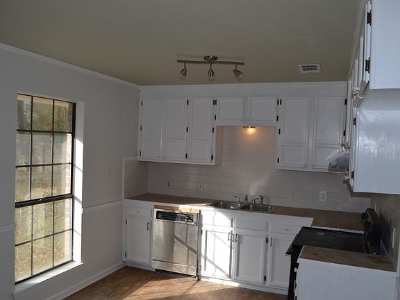 5th image of 940 Burlingame St