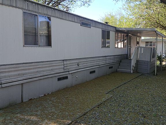 3rd image of 11705 Parey Ave Unit 9