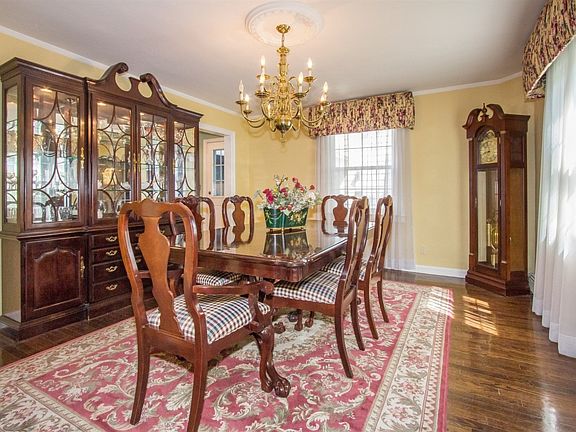 4th image of 330 Howard Ave #1X