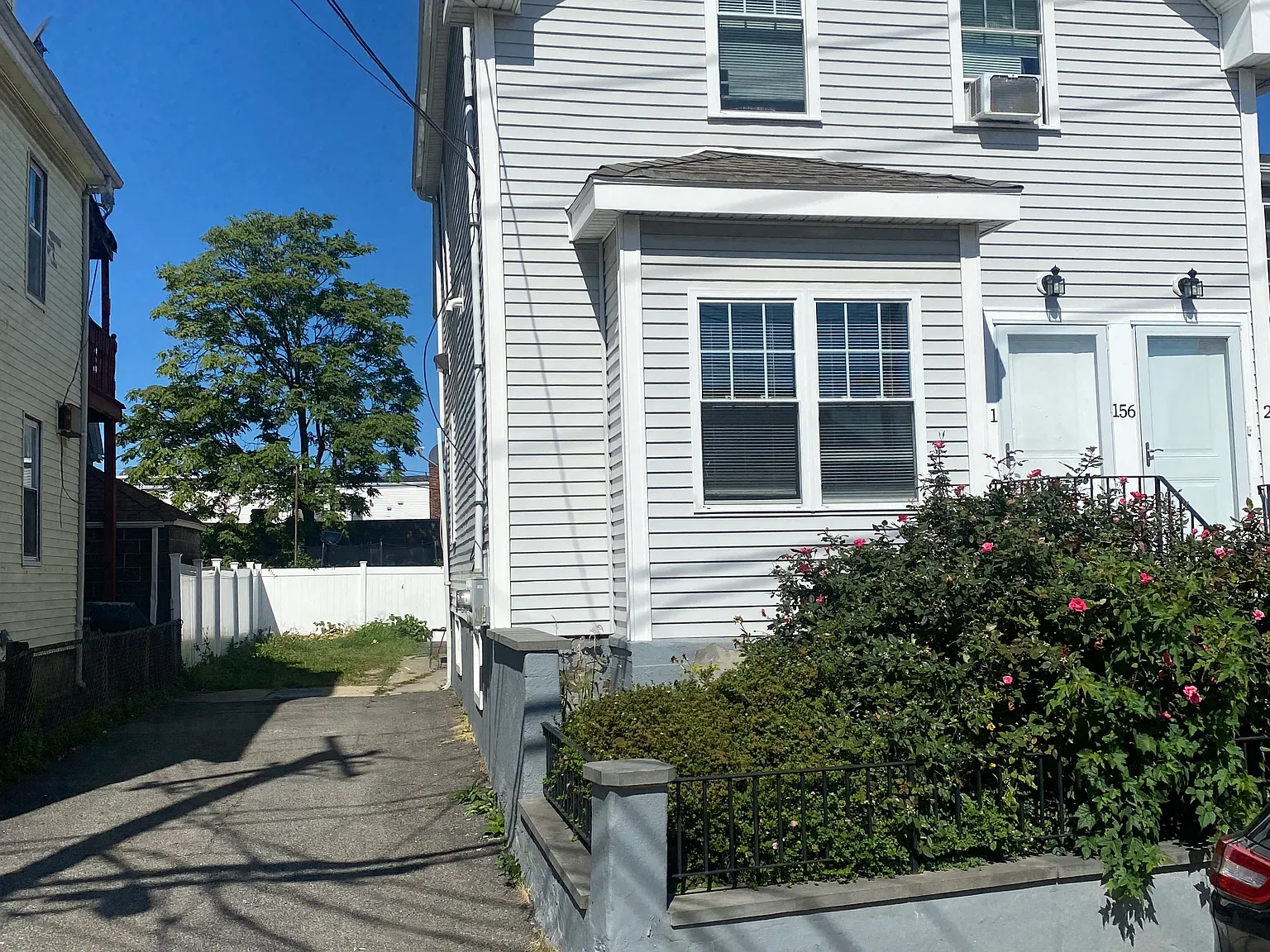 3 bed, 1200 sqft, $3,400 — Photo 1