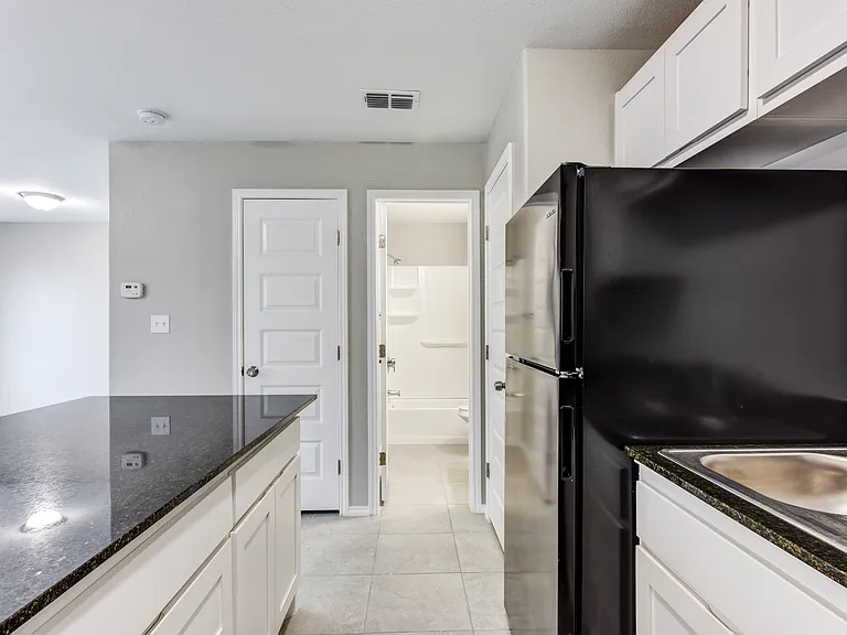 Bay Shore Apartments — Photo 8