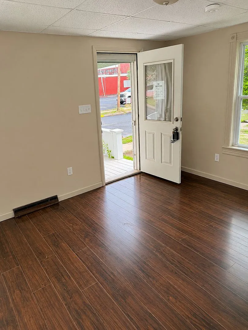 Available Now Spacious 3-Bedroom Home with a Nice Backyard! — Photo 3