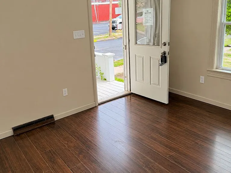 1435 Scott St — Photo 3