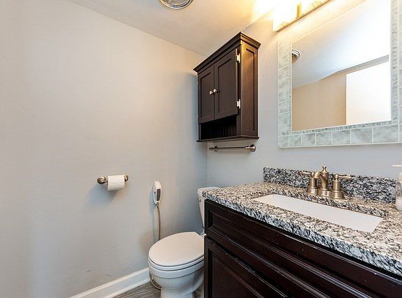 5th image of 706 Newton Ct #706