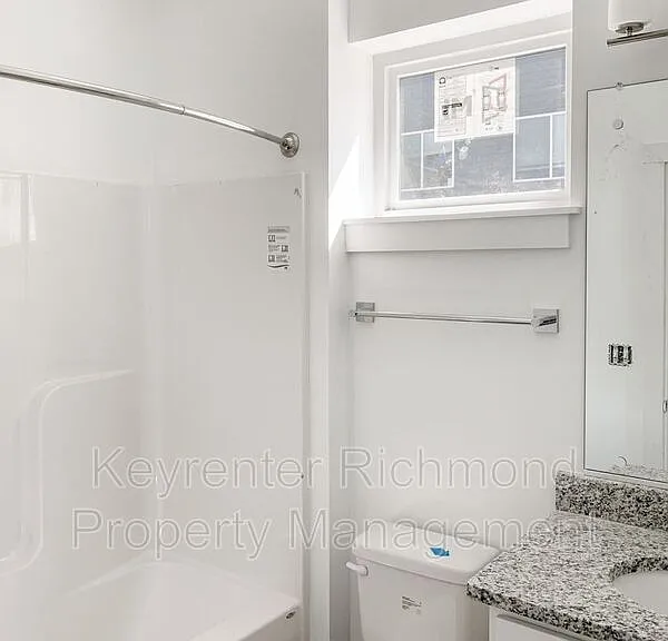 106 W 12th St #A — Photo 10