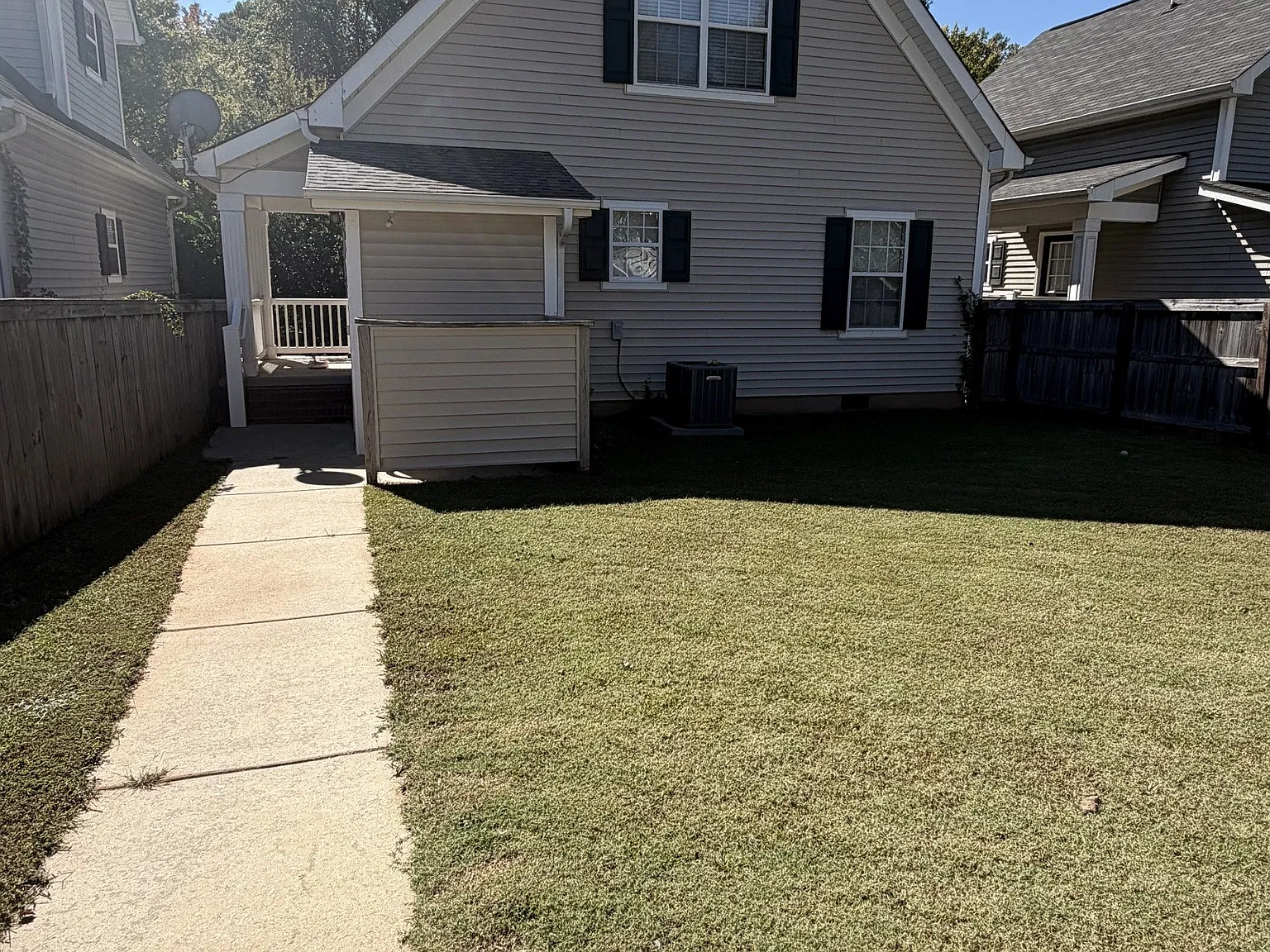 297 Woodlark St — Photo 3