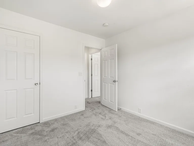 1013 Burning Bush Point — Photo 43
