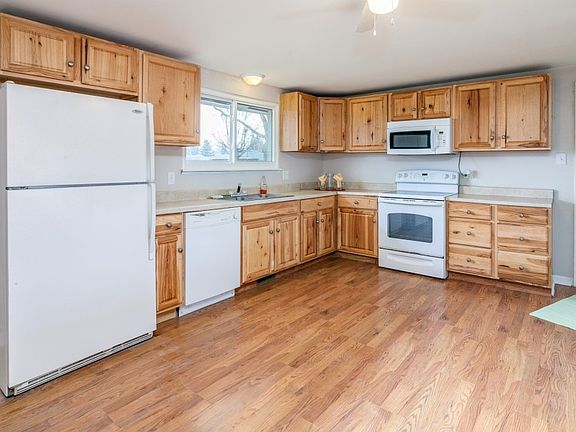 3rd image of 204 Brownstone Dr