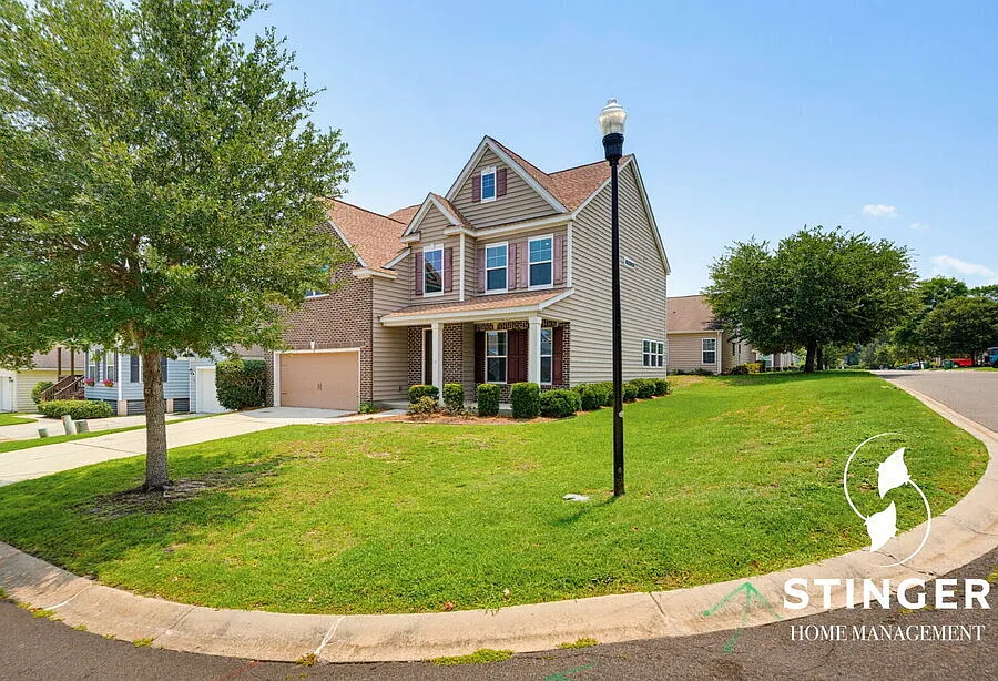 4 Bed / 3 Bath Home For Rent in Picket Fence! — Photo 2