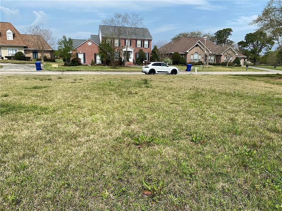 1st image of 7 La Quinta Dr