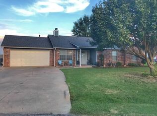 1105 S Hummingbird Ln, Skiatook, OK 74070