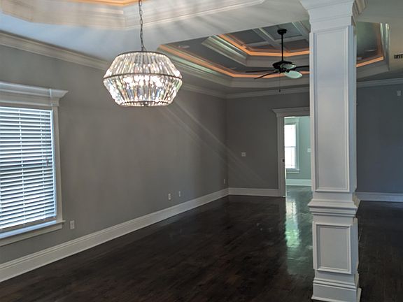 5th image of 40 Tuscany Trce
