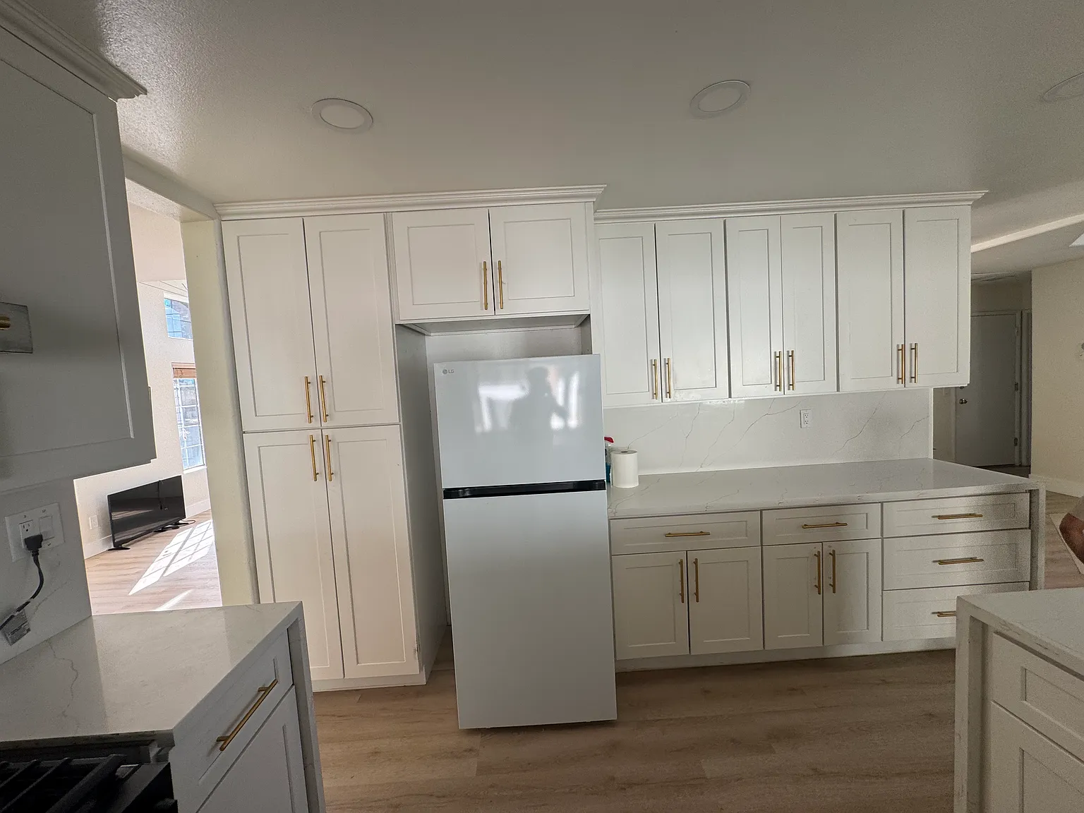 4 bed, 2287 sqft, $4,800 — Photo 4