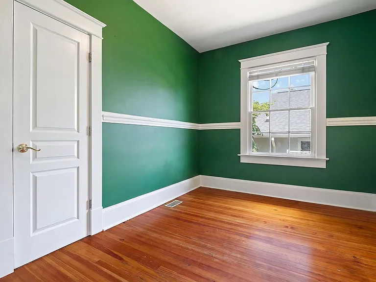 613 Elm St — Photo 16