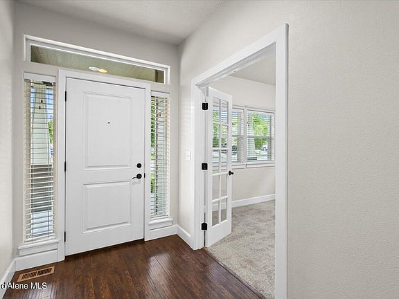 3rd image of 2656 W Sorbonne Dr