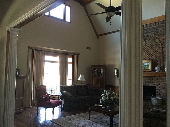 4th image of 1269 W Lake Pointe Dr