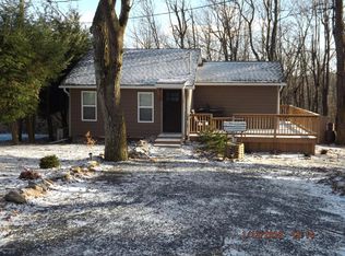 41 Reeder St, Mount Pocono, PA 18344