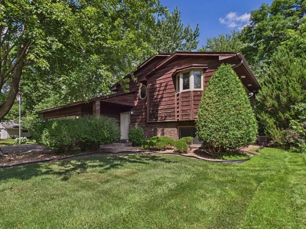9194 Goldenrod Ln N, Maple Grove, MN 55369