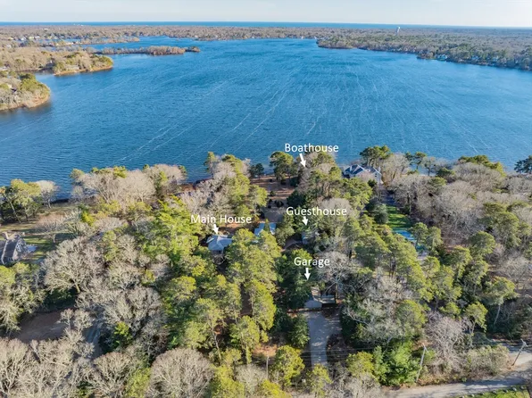 74 Lakeview Dr, Barnstable, MA 02630
