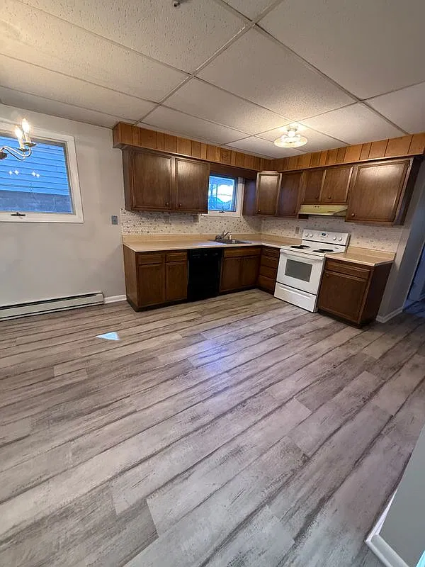 2 bed, 1.0 bath, 650 sqft, $1,400 — Photo 2