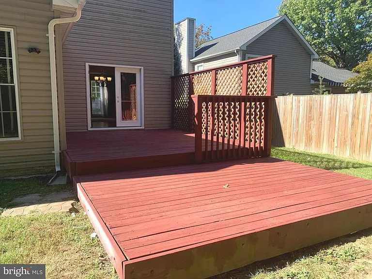 7931 Carriage Dr — Photo 40
