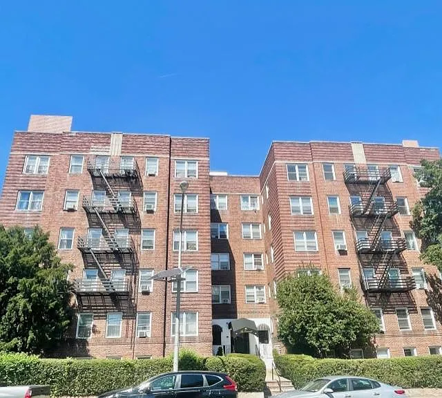 297 Lincoln Avenue — Photo 1