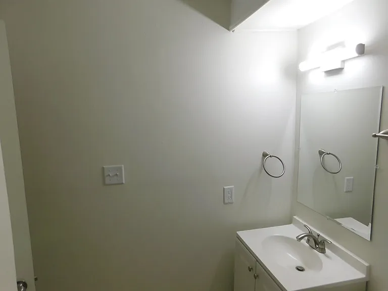 Bailey Court Apartments — Photo 7
