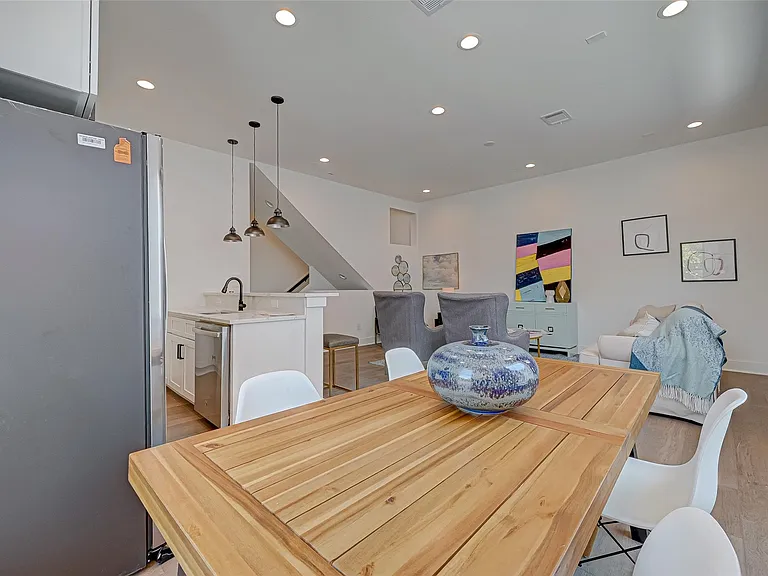 6022 Beall St — Photo 8