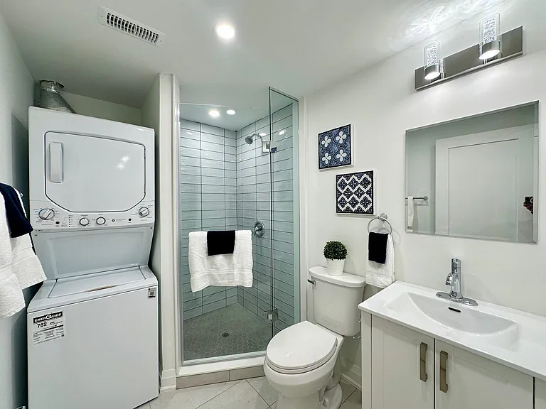 272 High Park Ave — Photo 9