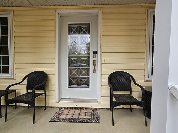 5th image of 7 Andrew Dr