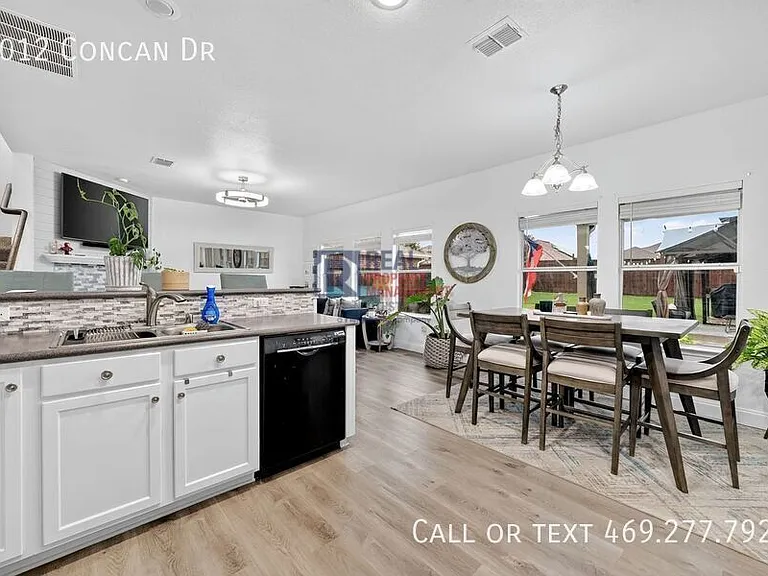 1012 Concan Dr — Photo 12