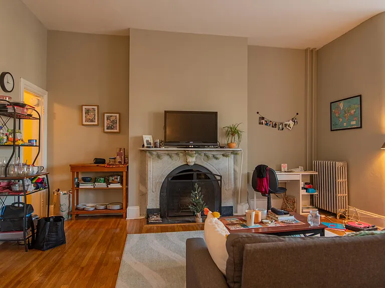927 Saint Paul St #2R — Photo 2