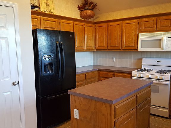 Kitchen (Refrigerator Included)