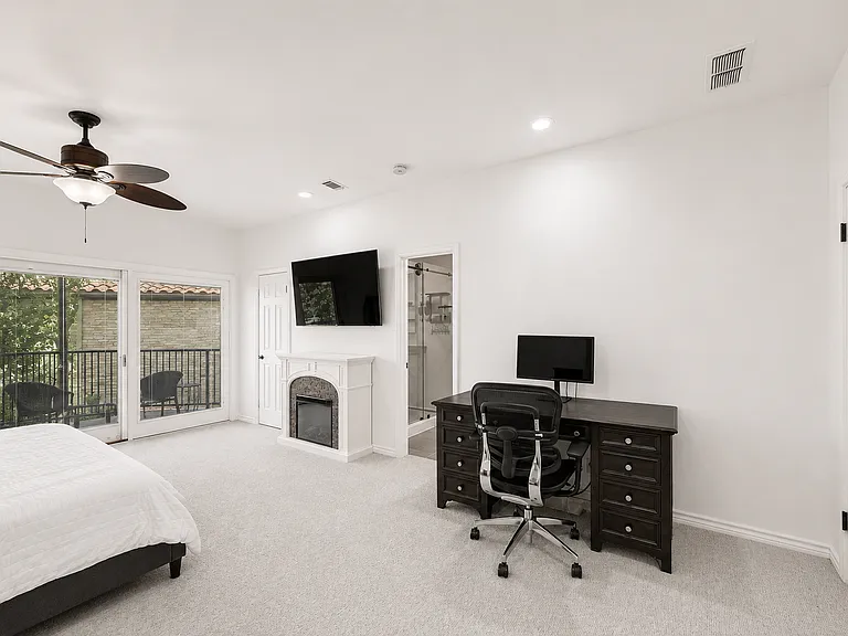 122 Acapulco Dr — Photo 17
