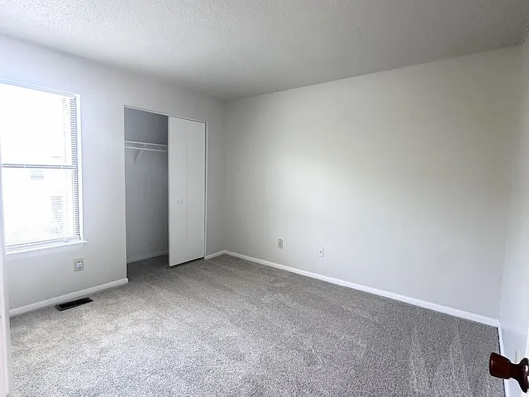 1005 Barnacle Ct — Photo 9