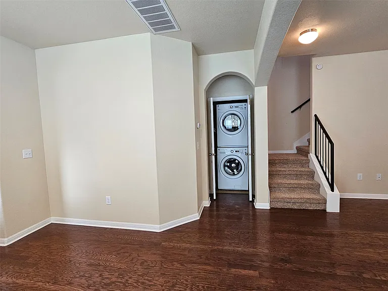 808 Lost Pines Ln — Photo 7