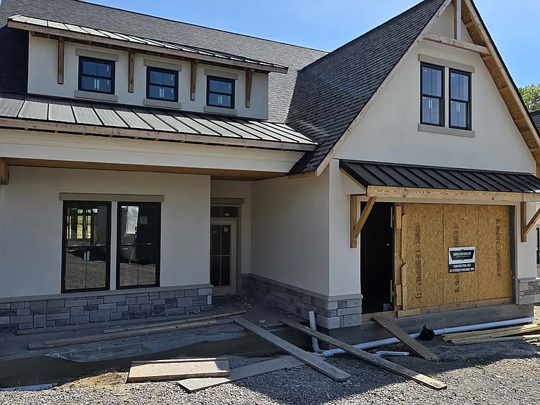 802 Country Club Ct — Photo 1