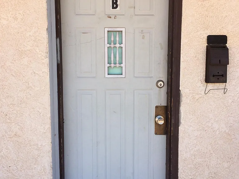620 S Avenue D #B — Photo 2