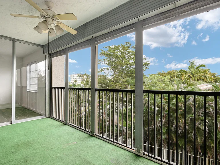 3940 Inverrary Blvd #404-A — Photo 9