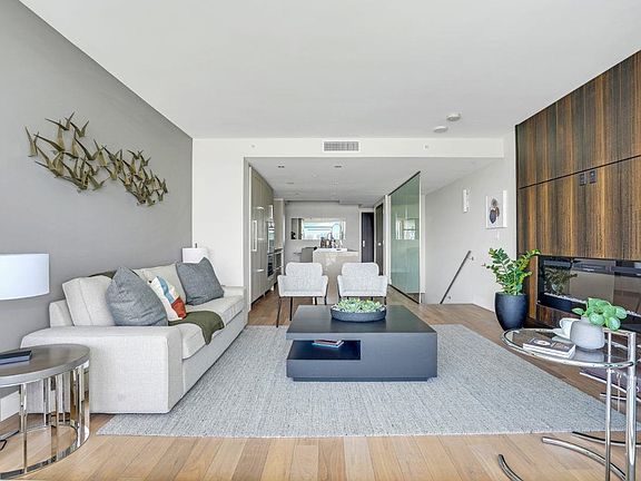 5th image of 210 Salter St #Townhouse