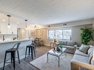 830 Library Ave #8, Carnegie, PA 15106