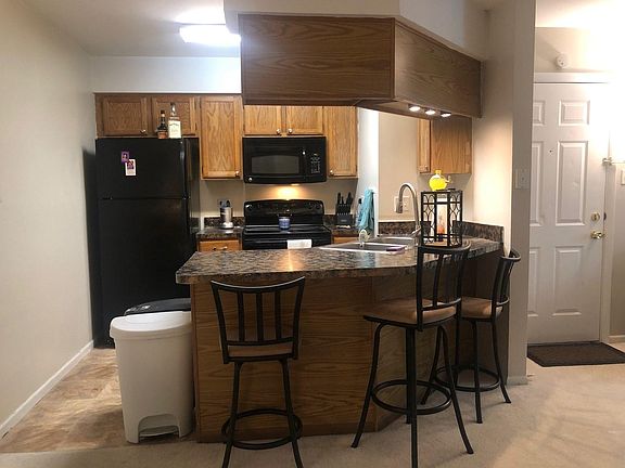 5th image of 1407 E Wyndham Cir