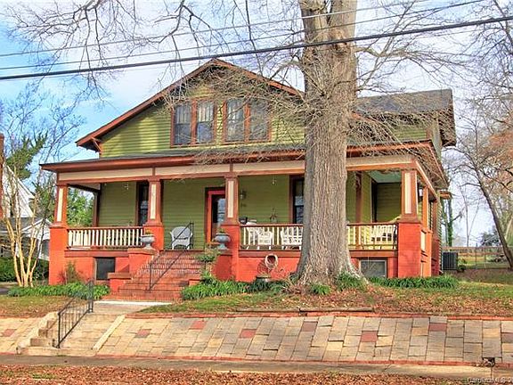 2nd image of 306 Kelly St